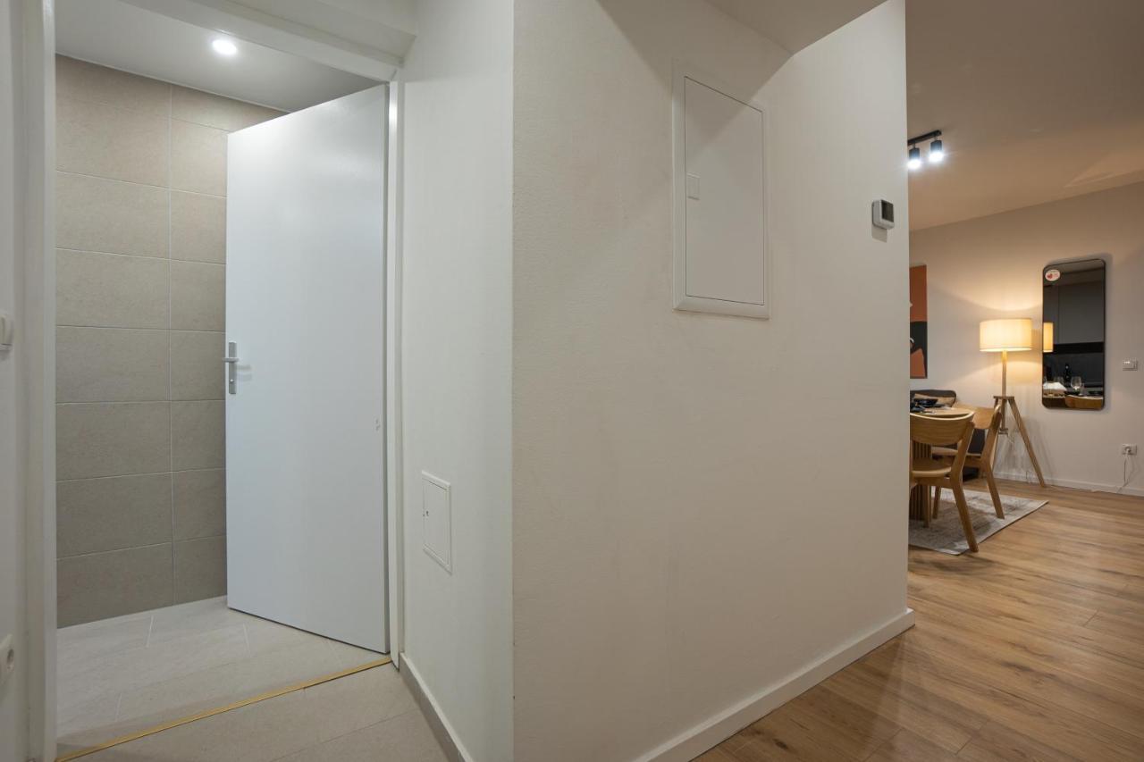 1br With A Queen-size Bed And Terrace - Contactless 24h Check-in Vienna