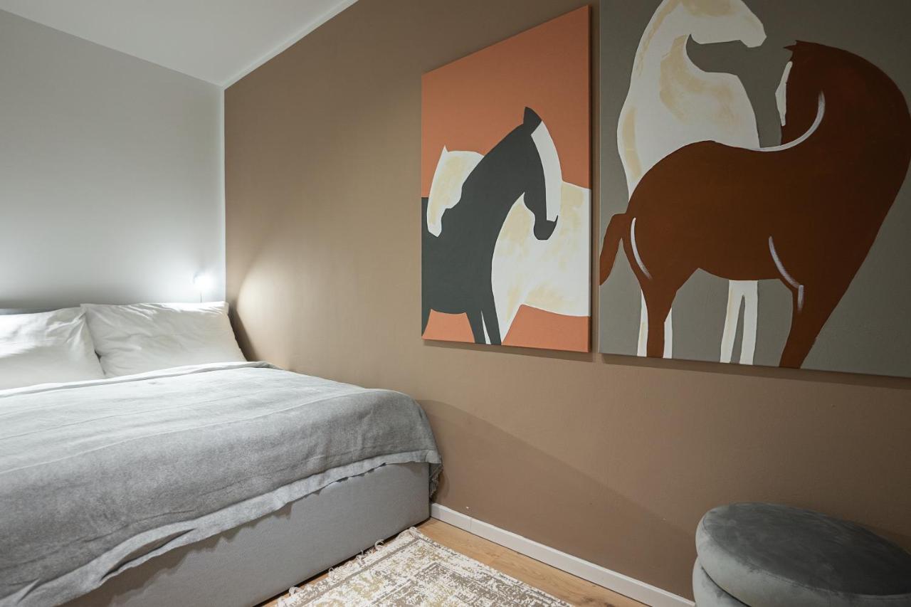 1br With A Queen-size Bed And Terrace - Contactless 24h Check-in Vienna