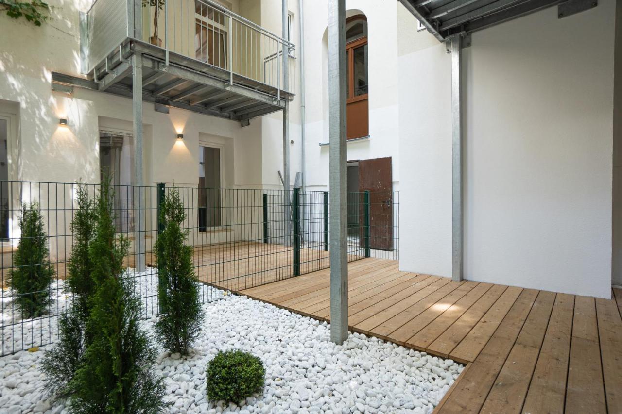 1br With A Queen-size Bed And Terrace - Contactless 24h Check-in Wien